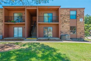 904 University Oaks #11, College Station, TX 77840