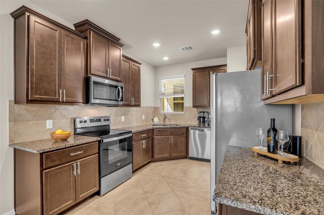 2923 Whitman Drive, Montgomery, TX 77356