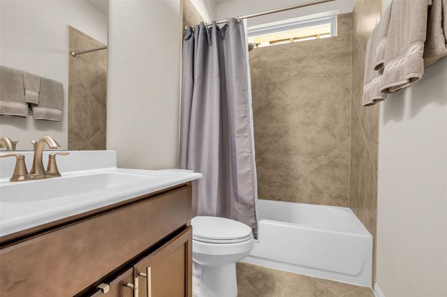 2923 Whitman Drive, Montgomery, TX 77356