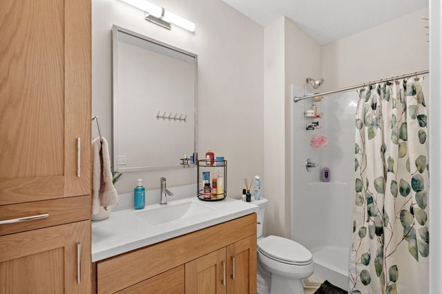 702 Eastland Avenue SE, New Prague, MN 56071