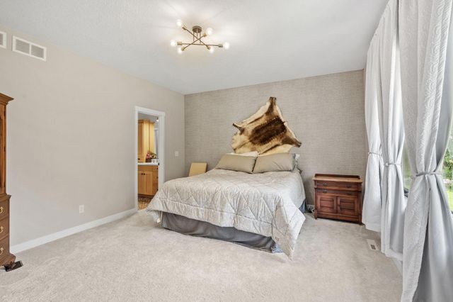 702 Eastland Avenue SE, New Prague, MN 56071