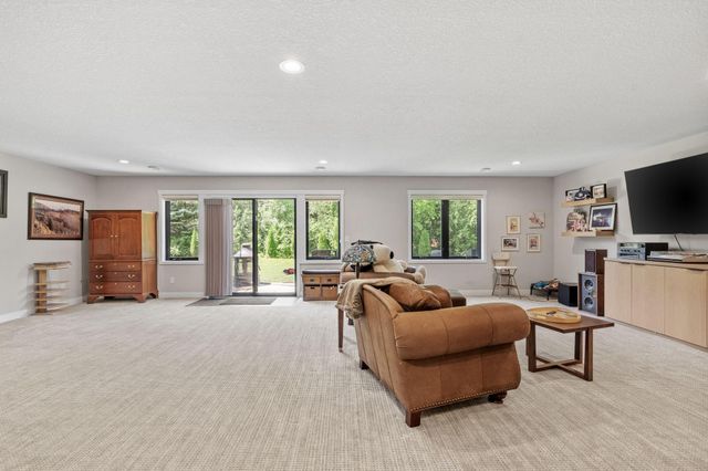 702 Eastland Avenue SE, New Prague, MN 56071