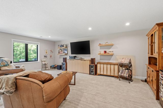 702 Eastland Avenue SE, New Prague, MN 56071