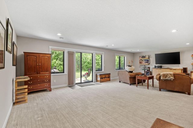 702 Eastland Avenue SE, New Prague, MN 56071