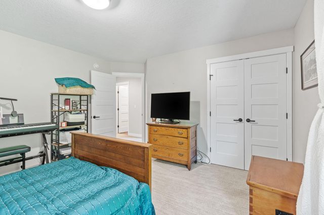702 Eastland Avenue SE, New Prague, MN 56071