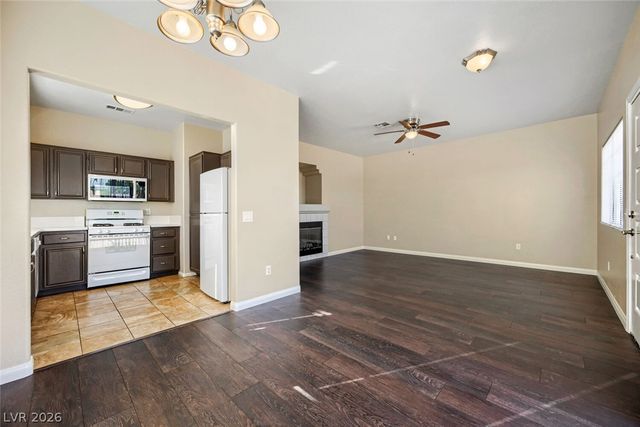 1851 Hillpointe Road 2424, Henderson, NV 89074