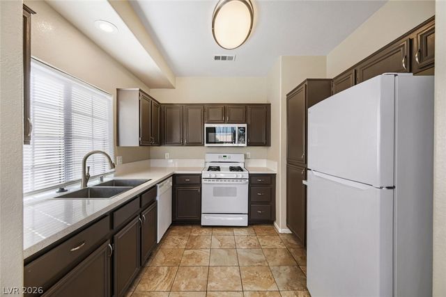 1851 Hillpointe Road 2424, Henderson, NV 89074