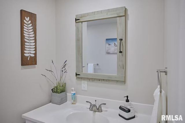 504 N 4TH Street, Dunlap, IL 61525