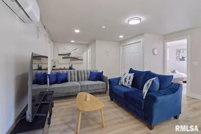 504 N 4TH Street, Dunlap, IL 61525