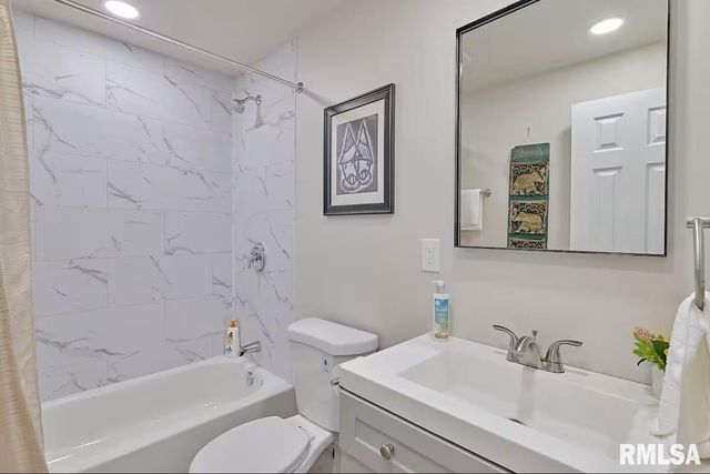 504 N 4TH Street, Dunlap, IL 61525