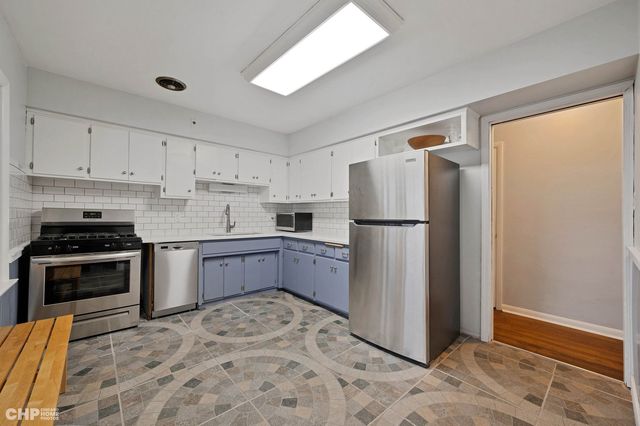 316 S Mount Prospect Road, Mount Prospect, IL 60056