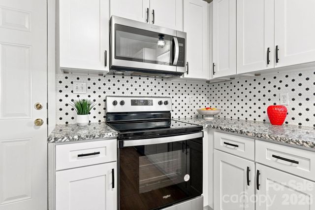 411 E Tennessee Avenue, Bessemer City, NC 28016