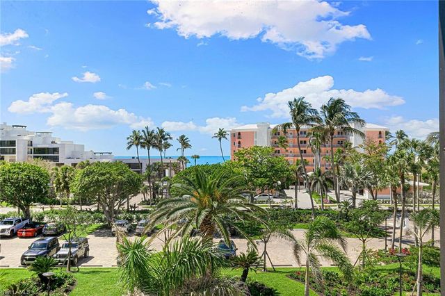 2400 Gulf Shore BLVD N # 305, Naples, FL 34103