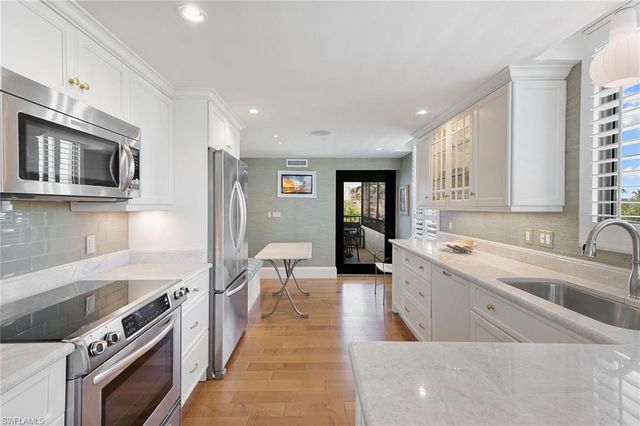 2400 Gulf Shore BLVD N # 305, Naples, FL 34103