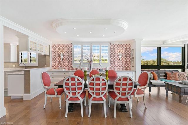 2400 Gulf Shore BLVD N # 305, Naples, FL 34103