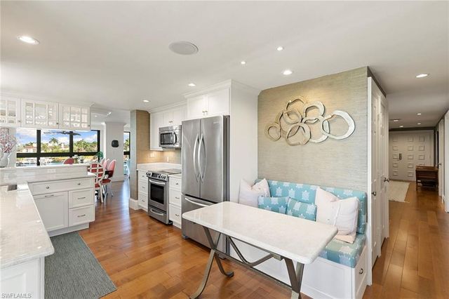 2400 Gulf Shore BLVD N # 305, Naples, FL 34103