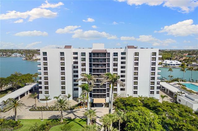 2400 Gulf Shore BLVD N # 305, Naples, FL 34103