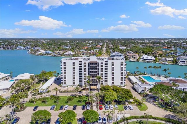 2400 Gulf Shore BLVD N # 305, Naples, FL 34103