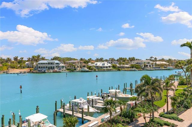 2400 Gulf Shore BLVD N # 305, Naples, FL 34103