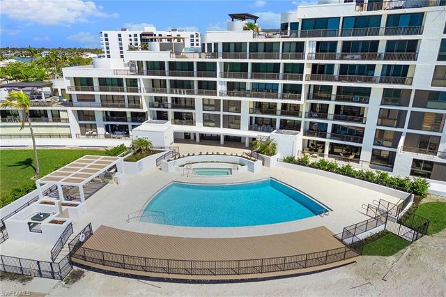 2400 Gulf Shore BLVD N # 305, Naples, FL 34103