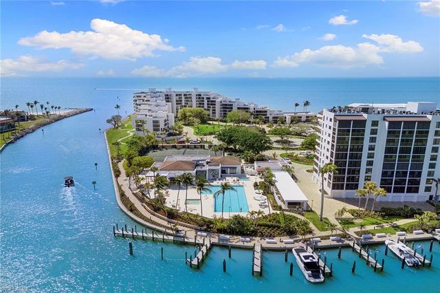 2400 Gulf Shore BLVD N # 305, Naples, FL 34103