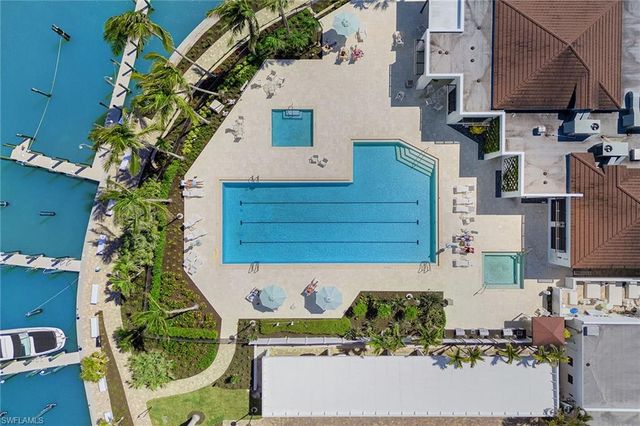 2400 Gulf Shore BLVD N # 305, Naples, FL 34103