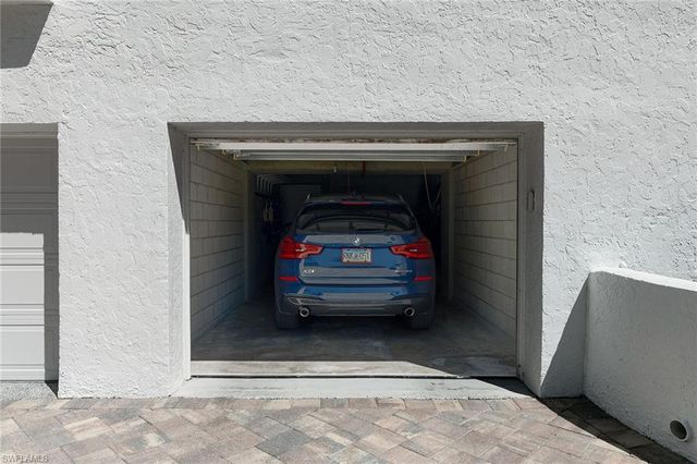 2400 Gulf Shore BLVD N # 305, Naples, FL 34103