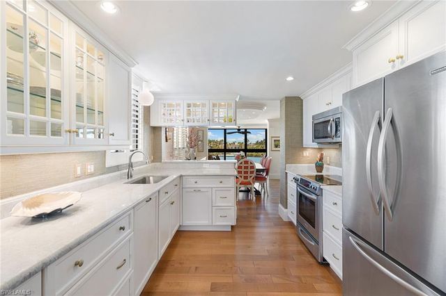 2400 Gulf Shore BLVD N # 305, Naples, FL 34103