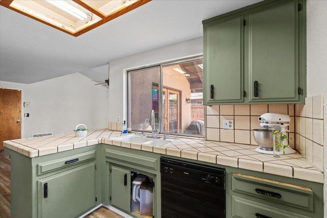 6221 Yuma Way, Manteca, CA 95336