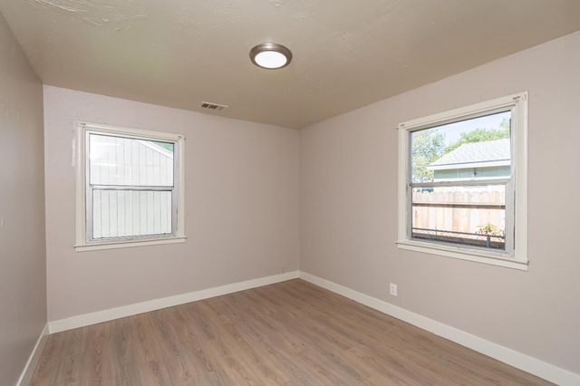 2324 N Edison Ave, Sacramento, CA 95821