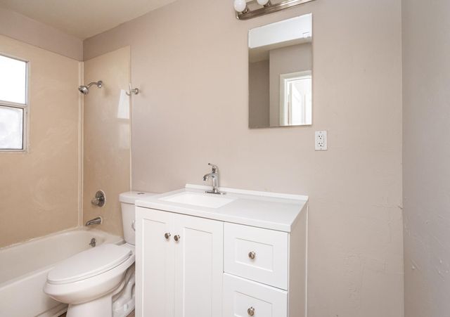 2324 N Edison Ave, Sacramento, CA 95821