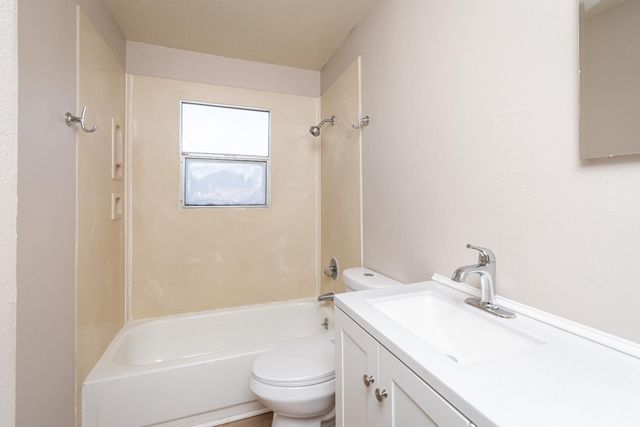 2324 N Edison Ave, Sacramento, CA 95821