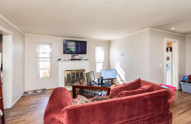 2324 N Edison Ave, Sacramento, CA 95821