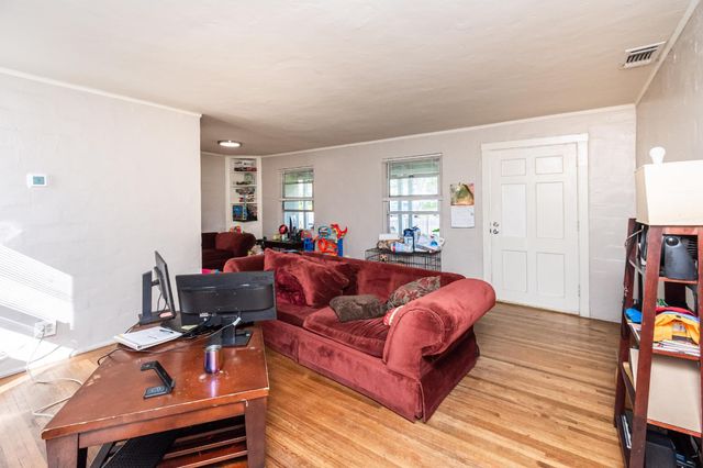 2324 N Edison Ave, Sacramento, CA 95821