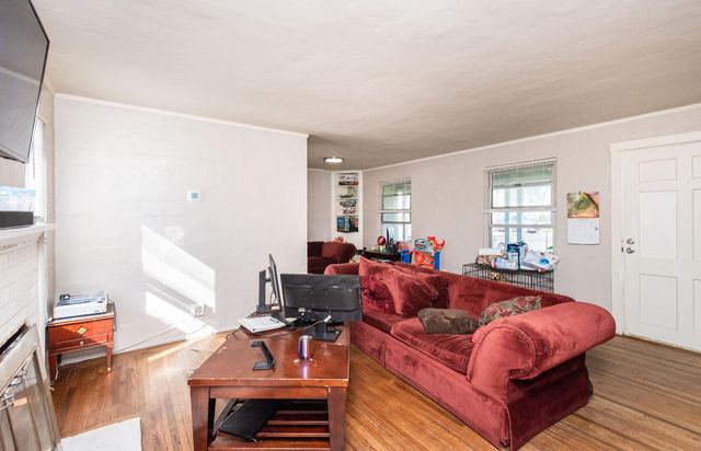 2324 N Edison Ave, Sacramento, CA 95821