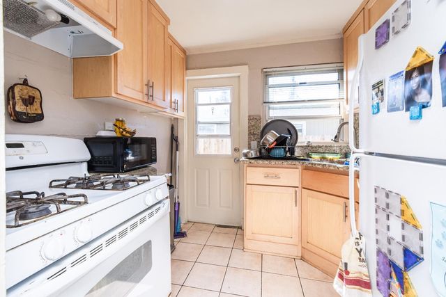 2324 N Edison Ave, Sacramento, CA 95821