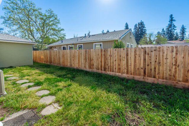 2324 N Edison Ave, Sacramento, CA 95821