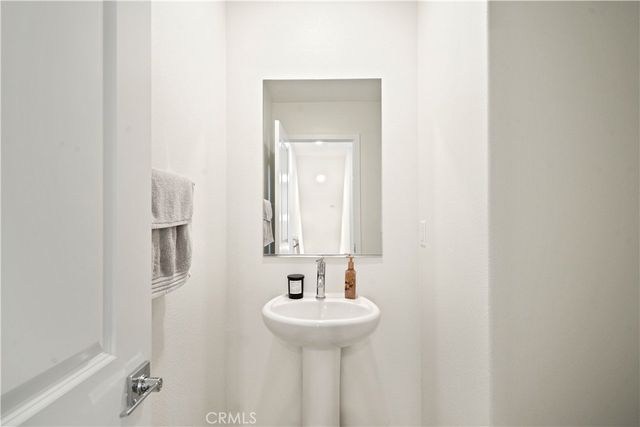 27586 Manzanita Way, Valencia, CA 91381