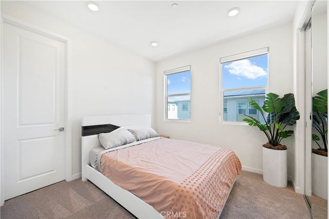 27586 Manzanita Way, Valencia, CA 91381