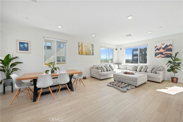 27586 Manzanita Way, Valencia, CA 91381