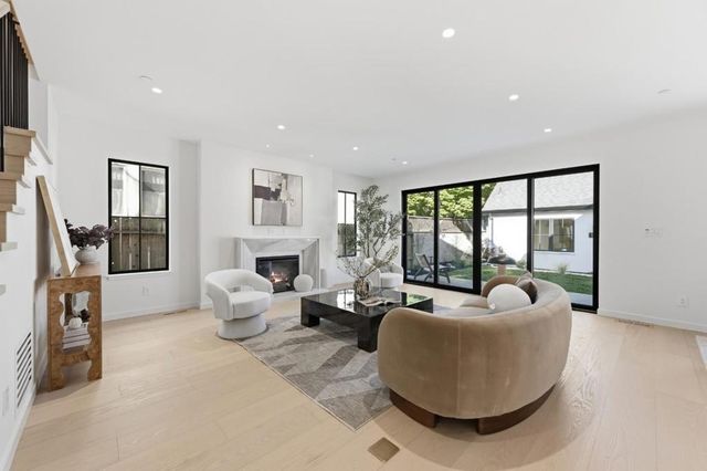 114 Bayswater Avenue, Burlingame, CA 94010