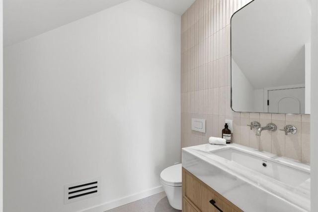 114 Bayswater Avenue, Burlingame, CA 94010