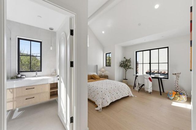 114 Bayswater Avenue, Burlingame, CA 94010