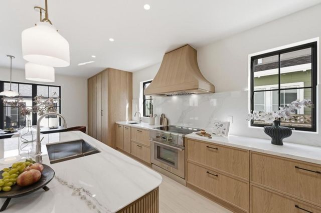 114 Bayswater Avenue, Burlingame, CA 94010