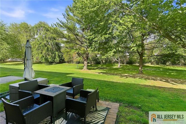 56 Jefferson Drive, Spotswood, NJ 08884