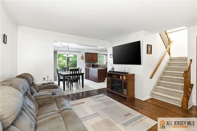 56 Jefferson Drive, Spotswood, NJ 08884