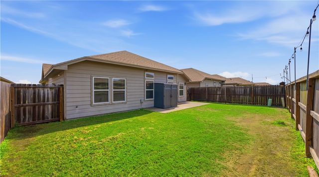 7725 Pruet Dr, Corpus Christi, TX 78414