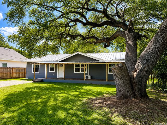 1668 Lakeview, Canyon Lake, TX 78133