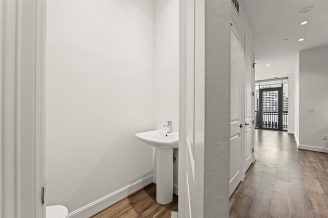 1211 Caroline Street 1102, Houston, TX 77002