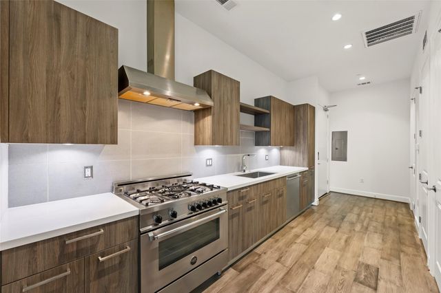 1211 Caroline Street 1102, Houston, TX 77002